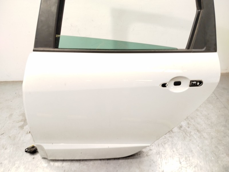 Recambio de puerta trasera izquierda para renault scénic iii (jz0/1_) 1.2 tce referencia OEM IAM 821019679R  
