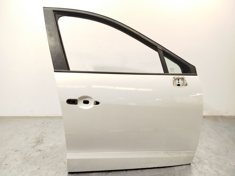 Recambio de puerta delantera derecha para renault scénic iii (jz0/1_) 1.2 tce referencia OEM IAM 801008930R  