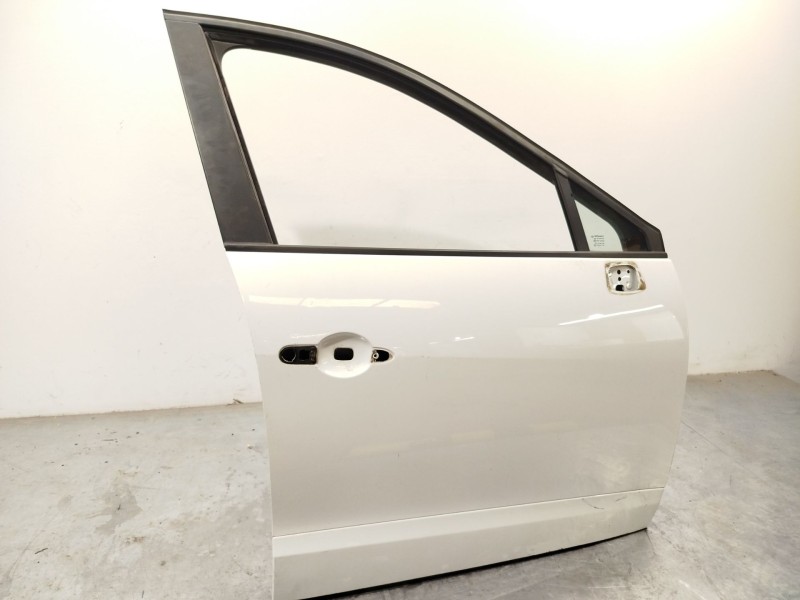 Recambio de puerta delantera derecha para renault scénic iii (jz0/1_) 1.2 tce referencia OEM IAM 801008930R  