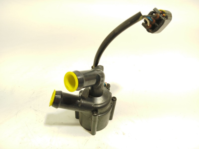Recambio de bomba agua para mazda 3 hatchback (bp) skyactiv-x m hybrid referencia OEM IAM HF0715711  708959000