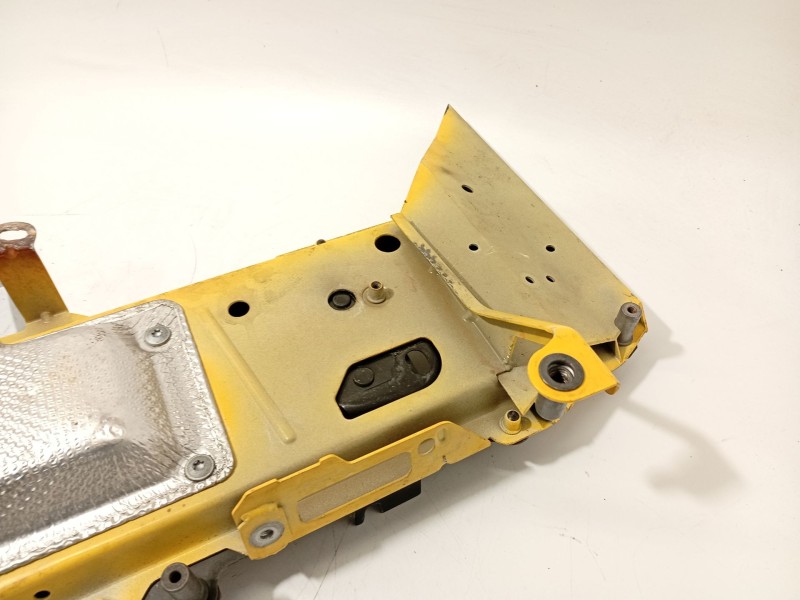 Recambio de travesaño inferior para audi r8 (4s3, 4sp) 5.2 fsi quattro referencia OEM IAM 4S8813335B  