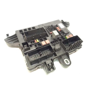 Recambio de caja reles / fusibles para opel insignia sports tourer 2.0 cdti referencia OEM IAM 22737765  