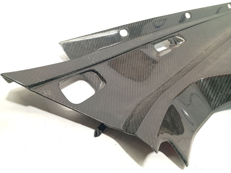 Recambio de moldura para audi r8 (4s3, 4sp) 5.2 fsi quattro referencia OEM IAM 4S8863082A  