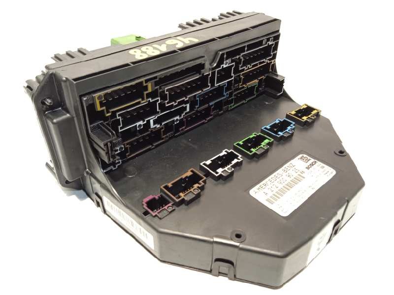 CAJA RELES / FUSIBLES A2129009025 F005V01624