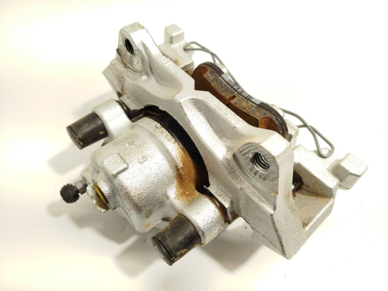 Recambio de pinza freno delantera derecha para ford tourneo courier 1.0 ecoboost referencia OEM IAM 2660770  