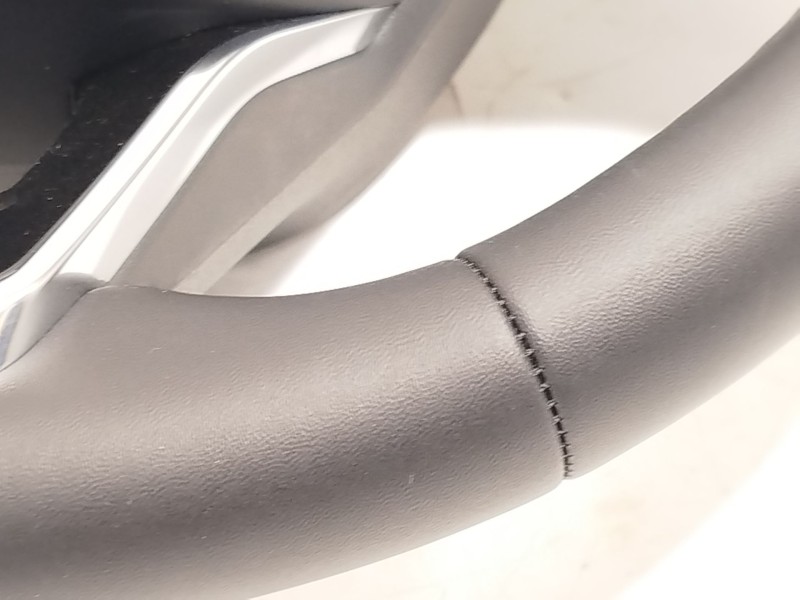 Recambio de volante para ford tourneo courier 1.0 ecoboost referencia OEM IAM R2X63600EC3UAW 2758423 