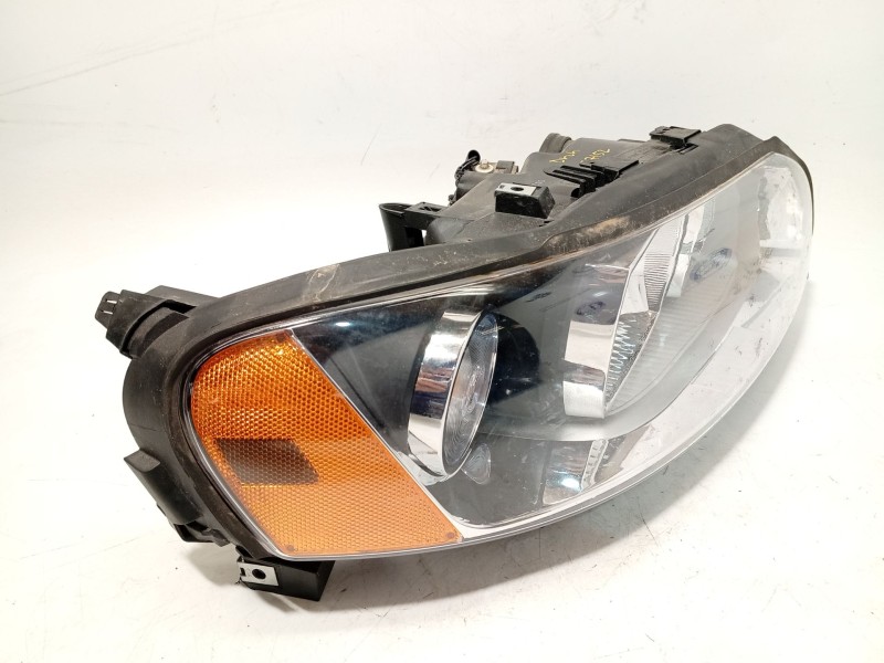 Recambio de faro derecho para volvo s60 i (384) 2.4 d referencia OEM IAM 30698826  