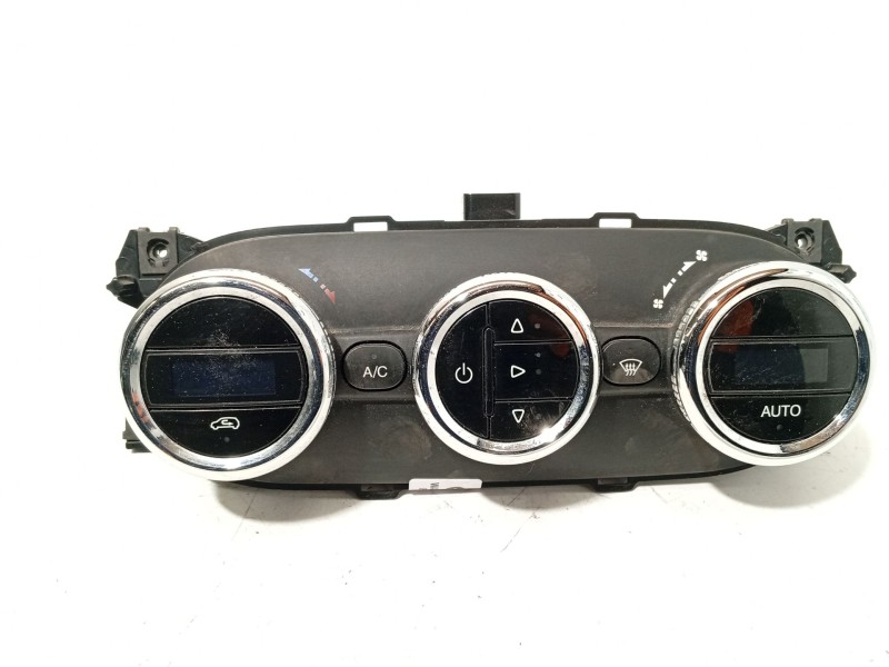 Recambio de mando climatizador para iveco daily vi furgoneta 33s13, 35s13, 35c13 referencia OEM IAM 5801640589  A83039300