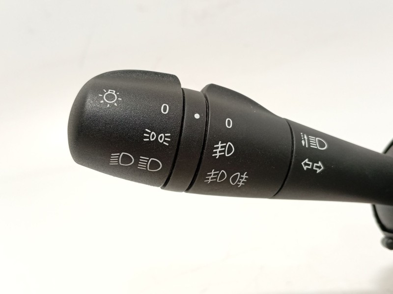 Recambio de mando intermitentes para dacia sandero ii (b8_) 1.5 dci referencia OEM IAM 255679575R  