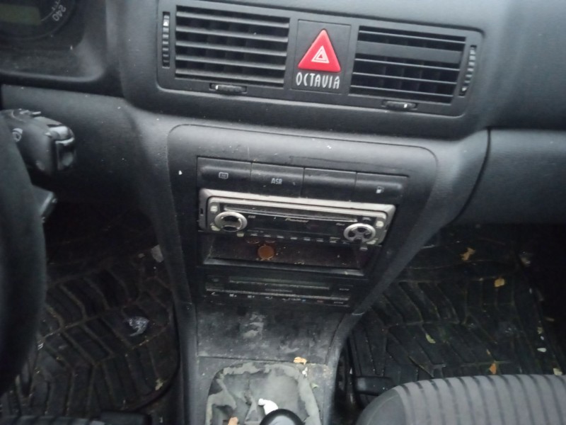 skoda octavia i (1u2) del año 2003