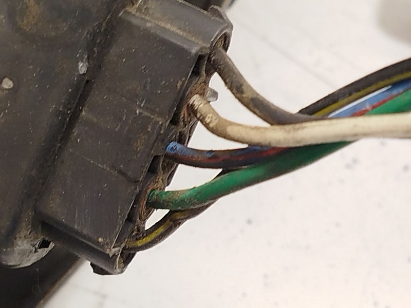 Recambio de motor limpia delantero para ssangyong rodius i 2.7 xdi referencia OEM IAM 8611021001  