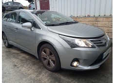 toyota avensis sedán (_t27_) del año 2011