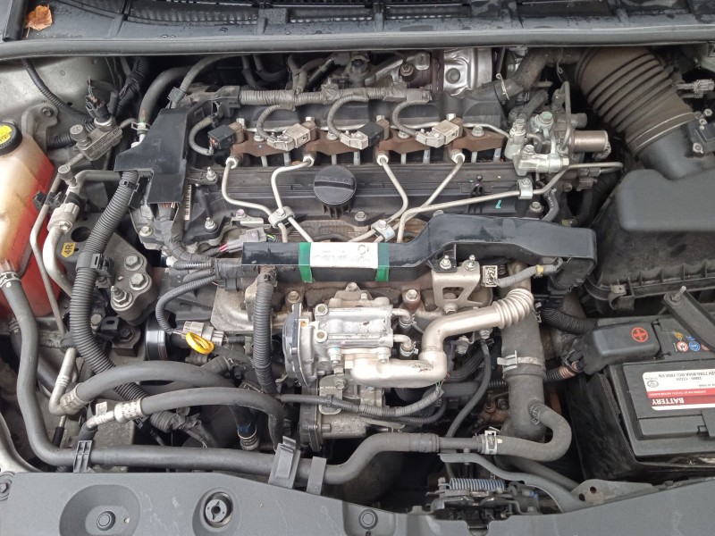 toyota avensis sedán (_t27_) del año 2011