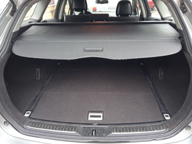 toyota avensis sedán (_t27_) del año 2011