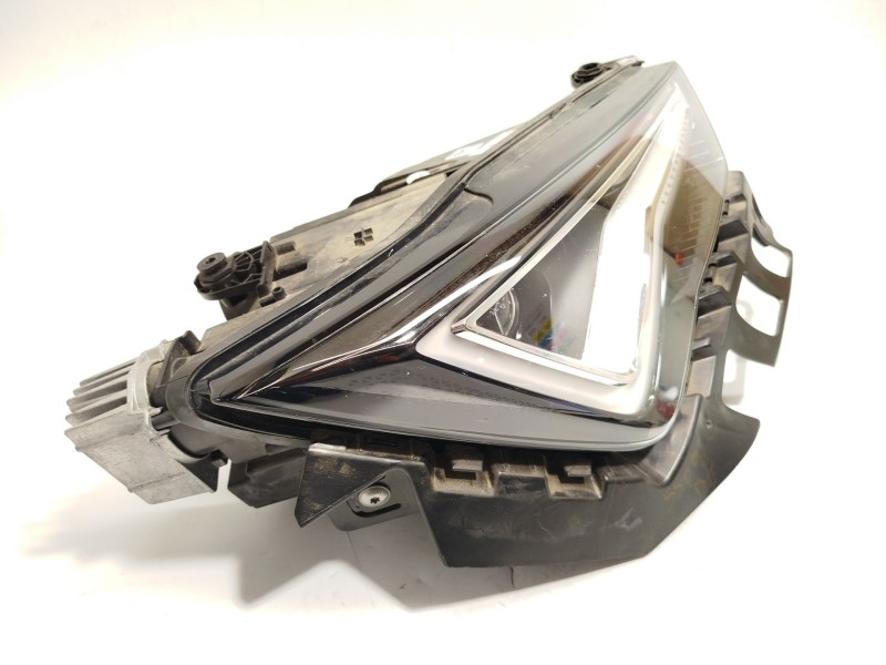 Recambio de faro derecho para seat ateca (kh7, khp) 1.5 tsi referencia OEM IAM 576941032B  1EX014891