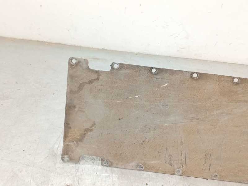 Recambio de revestimiento bajos para audi r8 (4s3, 4sp) 5.2 fsi quattro referencia OEM IAM 4S0825102B  