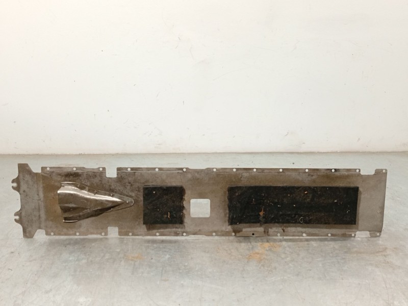 Recambio de revestimiento bajos para audi r8 (4s3, 4sp) 5.2 fsi quattro referencia OEM IAM 4S0825102B  