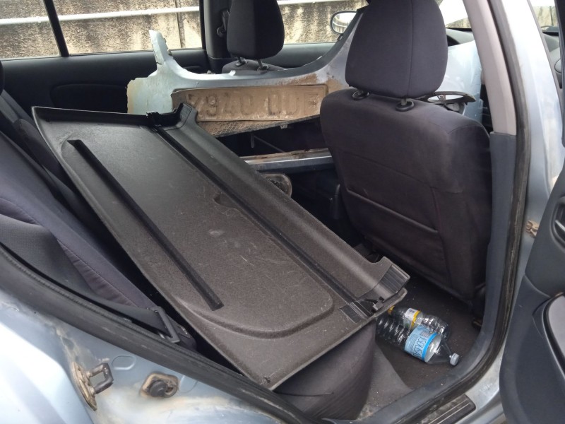 nissan almera ii hatchback (n16) del año 2004