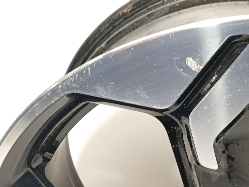 Recambio de llanta para ford tourneo courier 1.0 ecoboost referencia OEM IAM R2X61007CA 2660430 