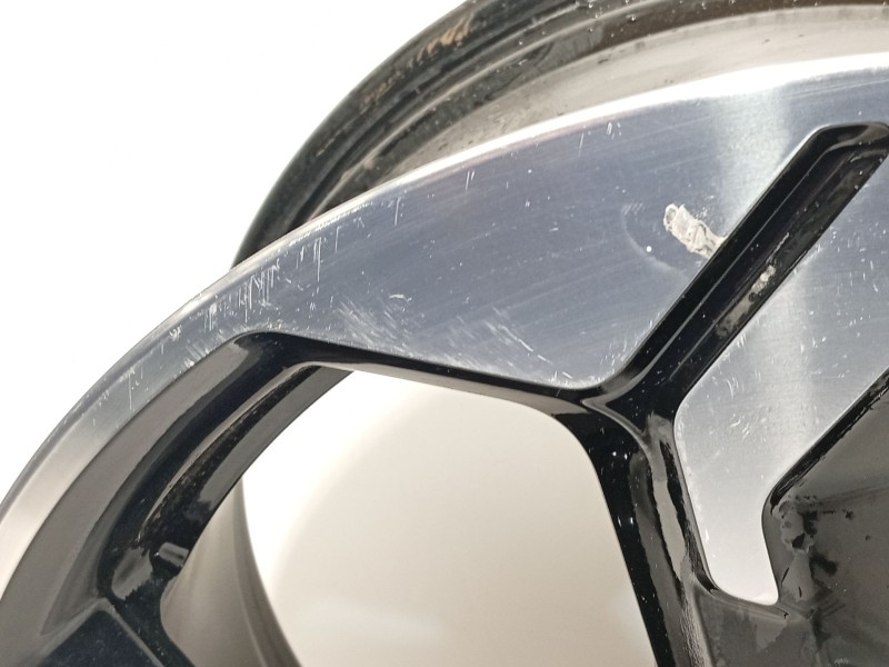 Recambio de llanta para ford tourneo courier 1.0 ecoboost referencia OEM IAM R2X61007CA 2660430 