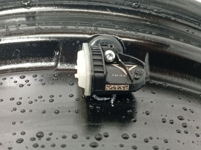 Recambio de llanta para ford tourneo courier 1.0 ecoboost referencia OEM IAM R2X61007CA 2660430 