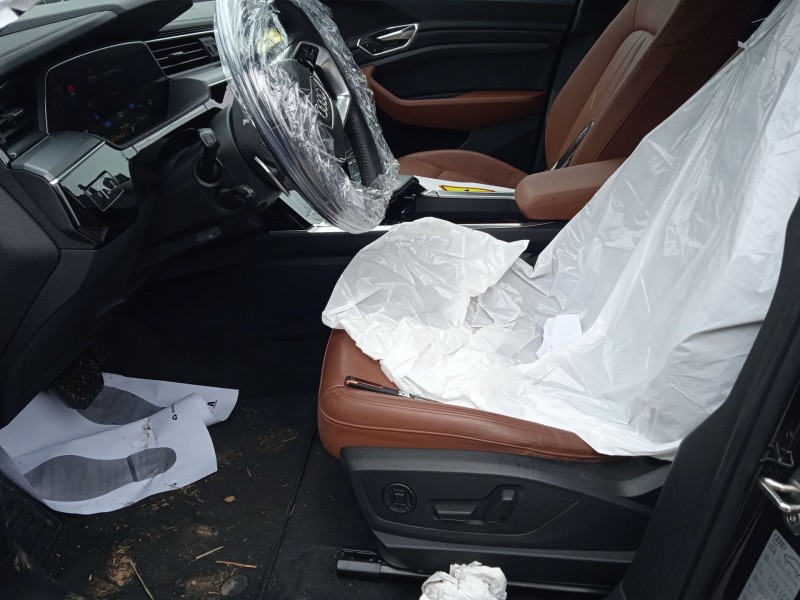 audi e-tron (gen) del año 2025