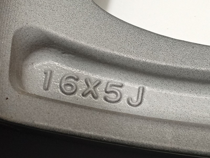 Recambio de llanta para suzuki ignis iii (mf, ff) 1.2 hybrid (atk412) referencia OEM IAM 62R6650 4321062R60QC8 