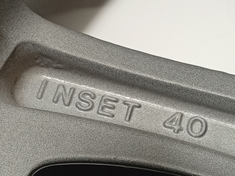 Recambio de llanta para suzuki ignis iii (mf, ff) 1.2 hybrid (atk412) referencia OEM IAM 62R6650 4321062R60QC8 