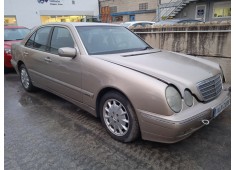 mercedes-benz clase e (w210) del año 2001