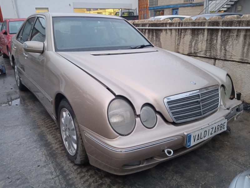mercedes-benz clase e (w210) del año 2001