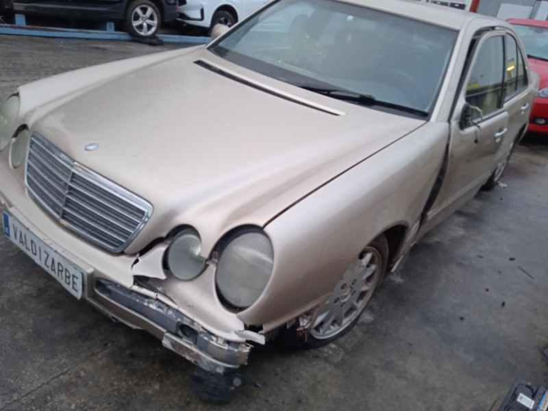 mercedes-benz clase e (w210) del año 2001