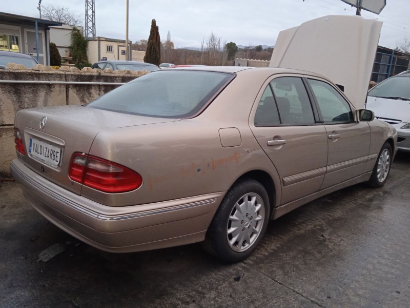 mercedes-benz clase e (w210) del año 2001