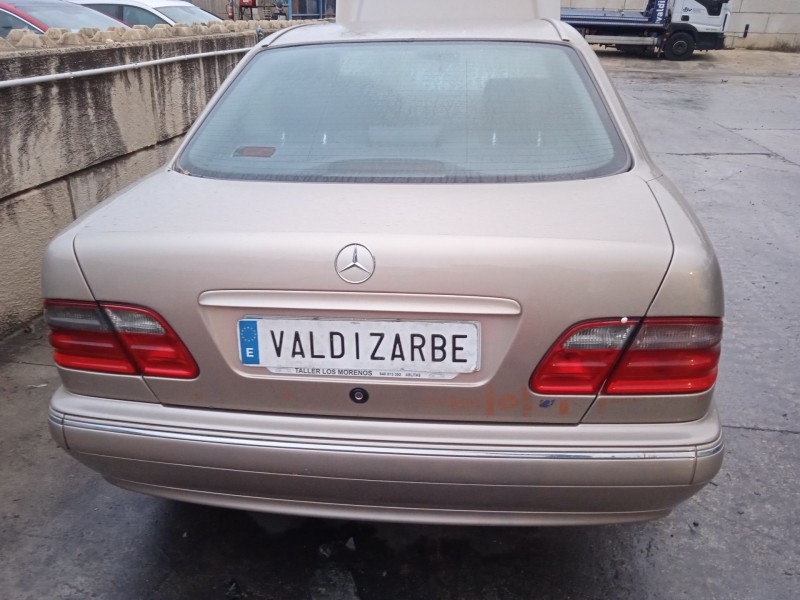 mercedes-benz clase e (w210) del año 2001
