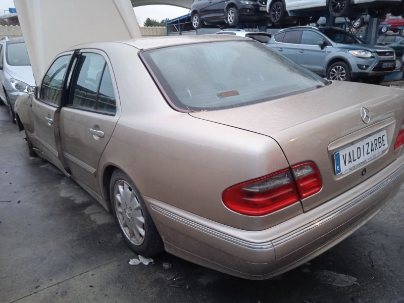 mercedes-benz clase e (w210) del año 2001