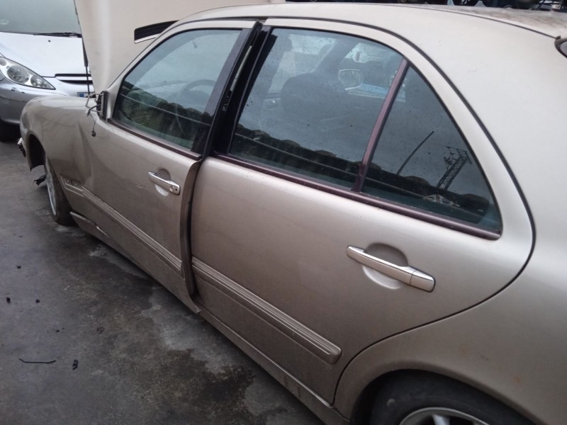 mercedes-benz clase e (w210) del año 2001