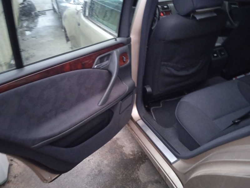 mercedes-benz clase e (w210) del año 2001