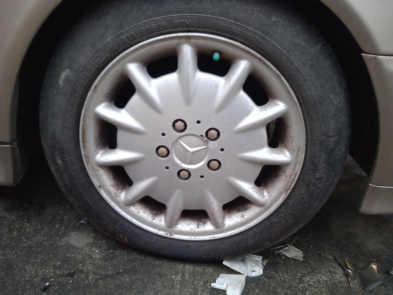 mercedes-benz clase e (w210) del año 2001