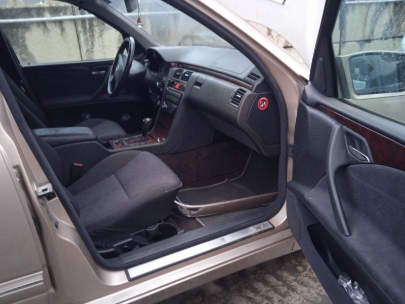 mercedes-benz clase e (w210) del año 2001