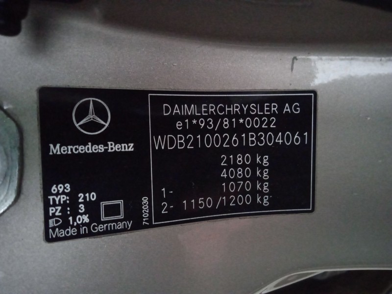 mercedes-benz clase e (w210) del año 2001