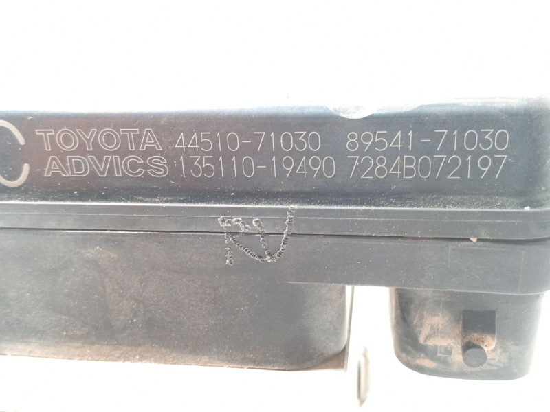 Recambio de abs para toyota hilux (kun) 2.5 turbodiesel referencia OEM IAM 4451071030 13511019490 8954171030