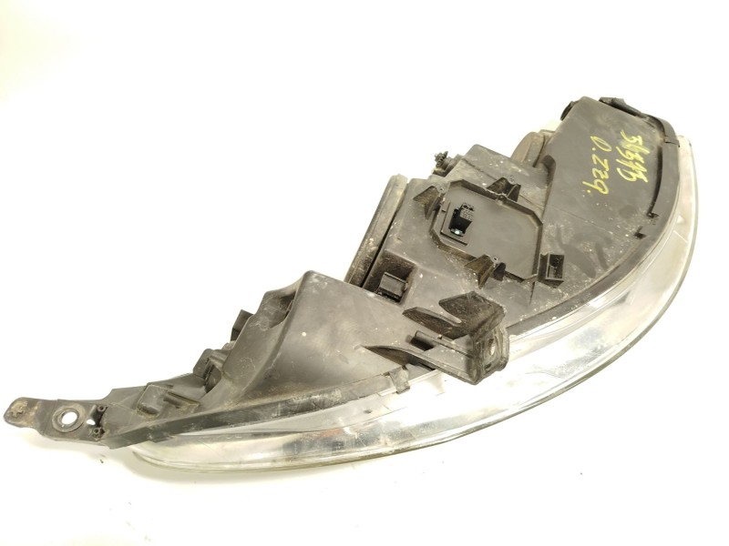 Recambio de faro izquierdo para peugeot 407 sw (6e_, 6d_) 2.0 hdi 135 referencia OEM IAM 620892  0301213273