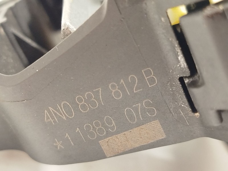 Recambio de maneta exterior delantera derecha para audi e-tron (gen) 50 quattro referencia OEM IAM 4N0837812B 4M8837206BGRU 