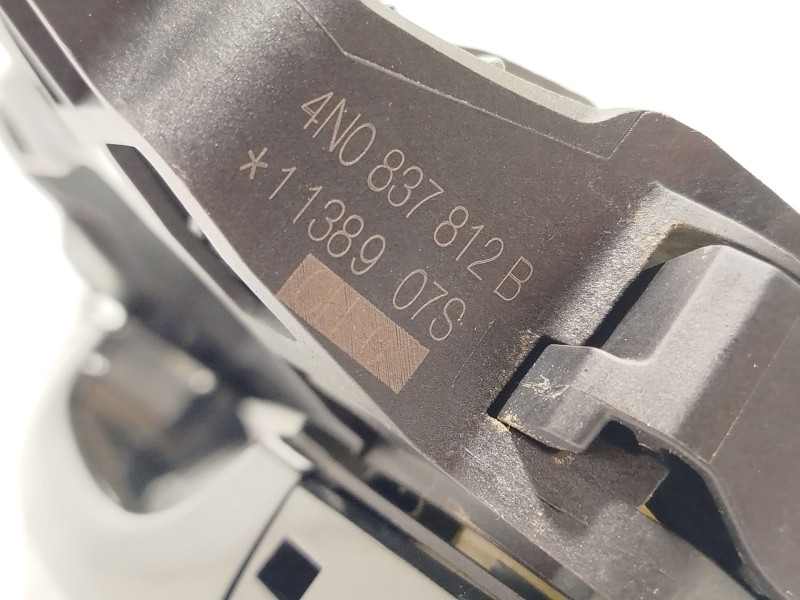 Recambio de maneta exterior trasera derecha para audi e-tron (gen) 50 quattro referencia OEM IAM 4N0837812B 4M8837206BGRU 