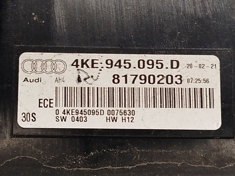 Recambio de piloto trasero central para audi e-tron (gen) 50 quattro referencia OEM IAM 4KE945095D  81790203