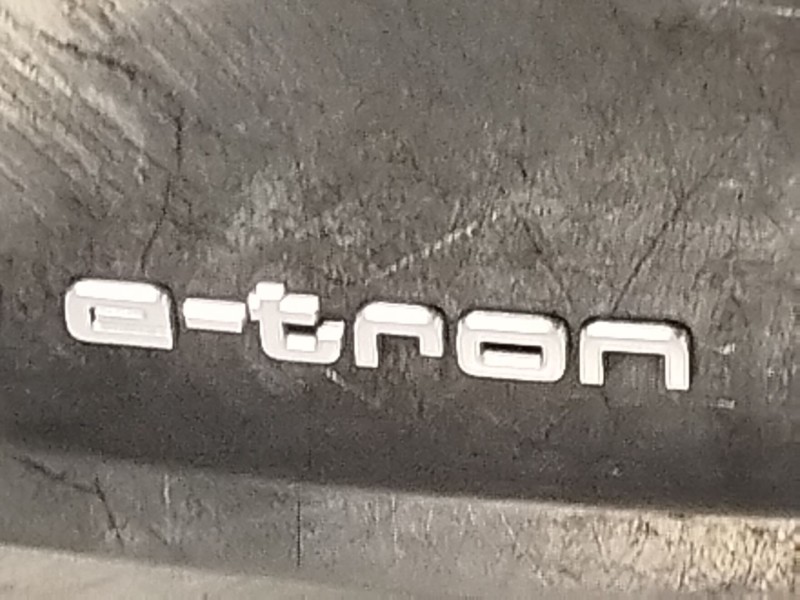 Recambio de porton trasero para audi e-tron (gen) 50 quattro referencia OEM IAM 4KE827025B 4KE827933GRU 