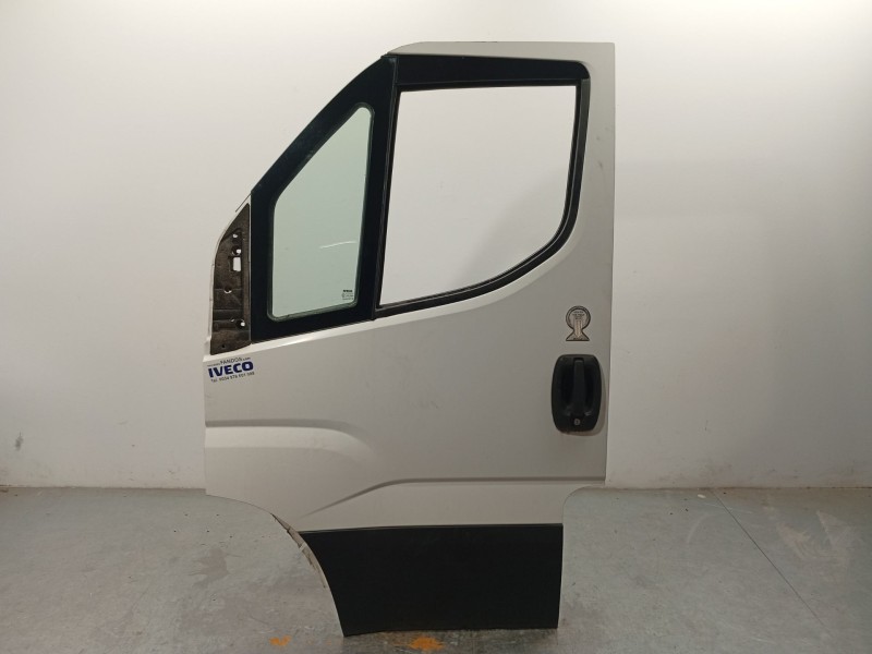 Recambio de puerta delantera izquierda para iveco daily vi furgoneta 33s13, 35s13, 35c13 referencia OEM IAM 5801489558  