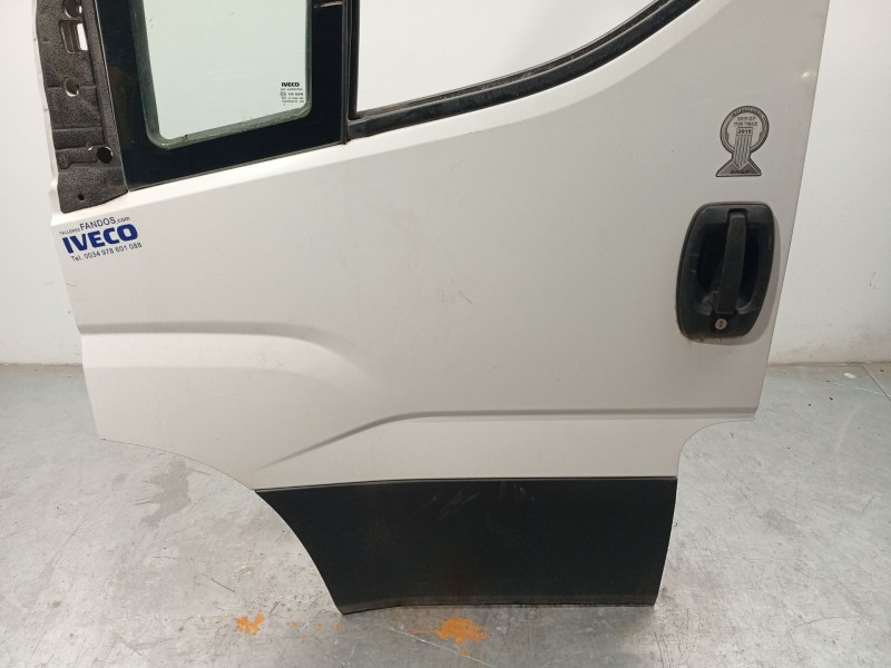 Recambio de puerta delantera izquierda para iveco daily vi furgoneta 33s13, 35s13, 35c13 referencia OEM IAM 5801489558  