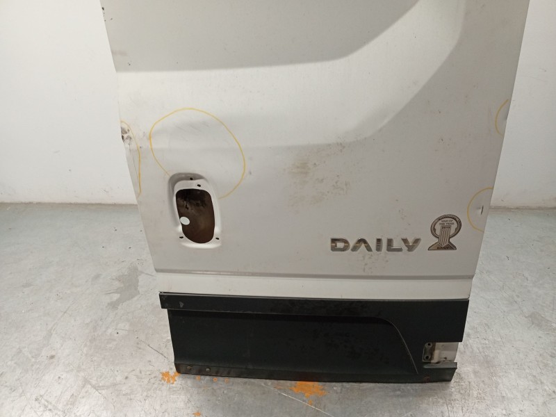 Recambio de puerta trasera derecha para iveco daily vi furgoneta 33s13, 35s13, 35c13 referencia OEM IAM 5801520002 5802237642 