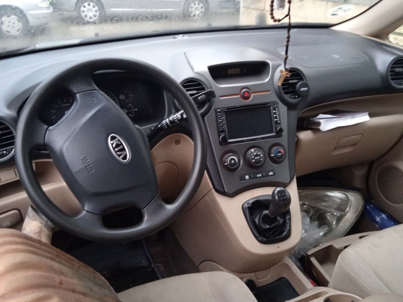 kia carens iii monospace (un) del año 2008