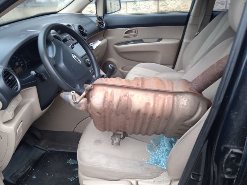 kia carens iii monospace (un) del año 2008